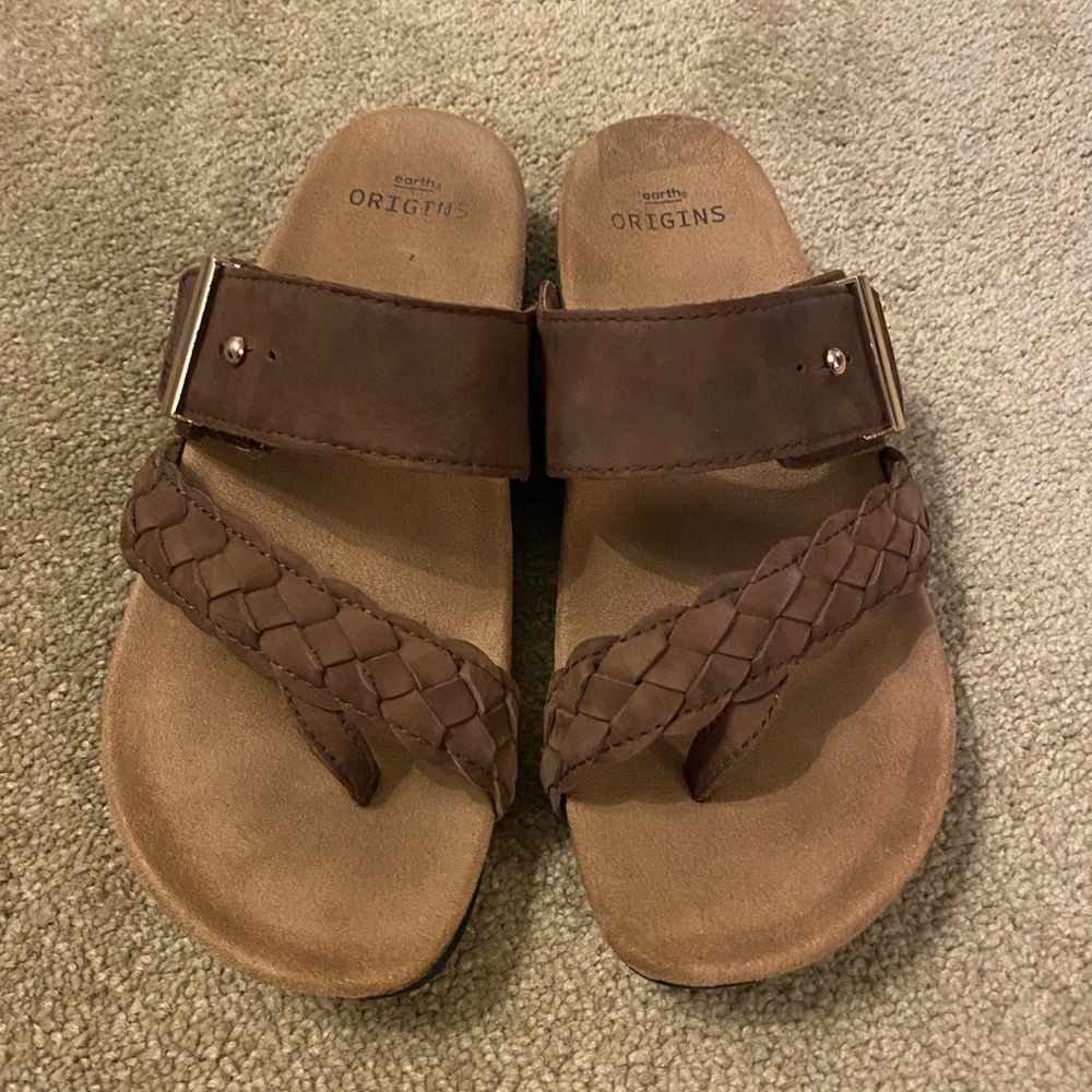 Earth Origins Suede Sandals Size 6w